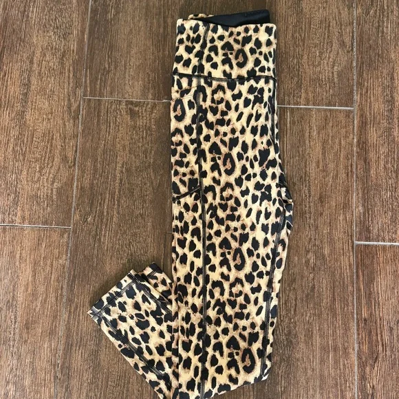 Victoria's Secret Leopard Print Leggings Size 6 - Picture 2 of 6